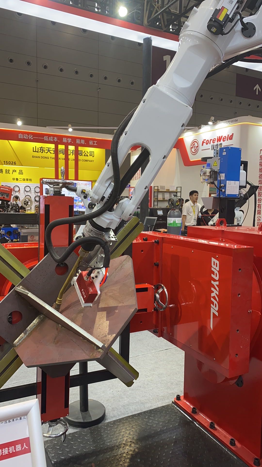 1800mm Low Spatter MIG Robot